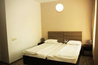 Отель City Centre Hotel By Picnic Ереван Стандартный двухместный номер с 2 отдельными кроватями-9