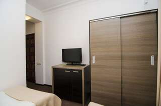 Отель City Centre Hotel By Picnic Ереван Стандартный двухместный номер с 2 отдельными кроватями-13